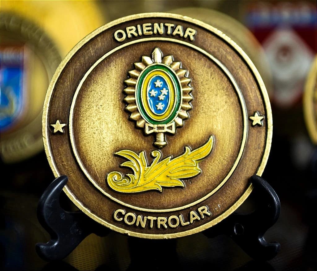 MEDALHA - ORIENTAR CONTROLAR — imagem 1