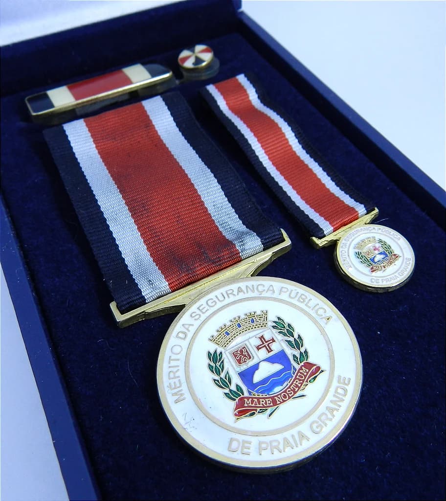 KIT MEDALHA - MÉRITO DA SEGUNÇA PUBLICA PRAIA GRANDE — imagem 1
